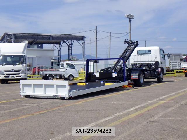 Mitsubishi CANTER 2025-12 8229124-27