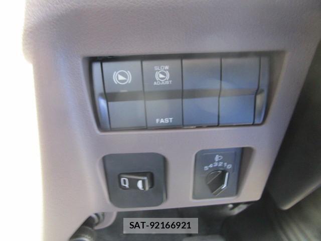 Mitsubishi CANTER 2025-11 8229121-12