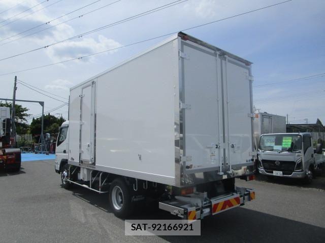 Mitsubishi CANTER 2025-11 8229121-1