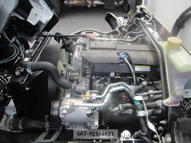 Mitsubishi CANTER 2025-11 8229121-21