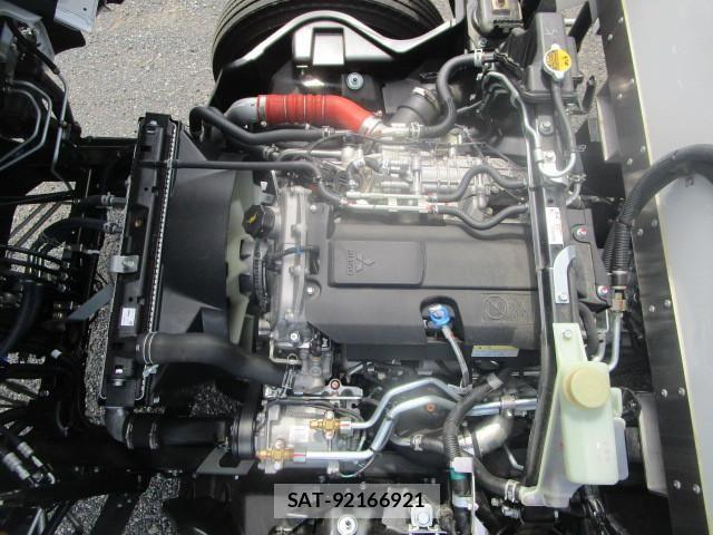 Mitsubishi CANTER 2025-11 8229121-22