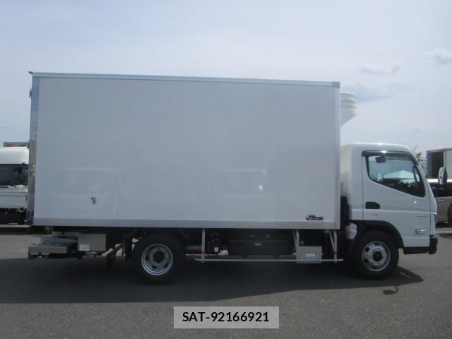 Mitsubishi CANTER 2025-11 8229121-4
