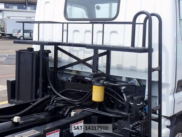 Mitsubishi CANTER 2024-07 8229129-23