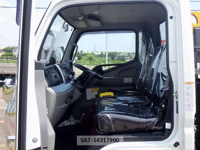 Mitsubishi CANTER 2024-07 8229129-27