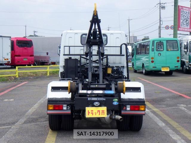 Mitsubishi CANTER 2024-07 8229129-5