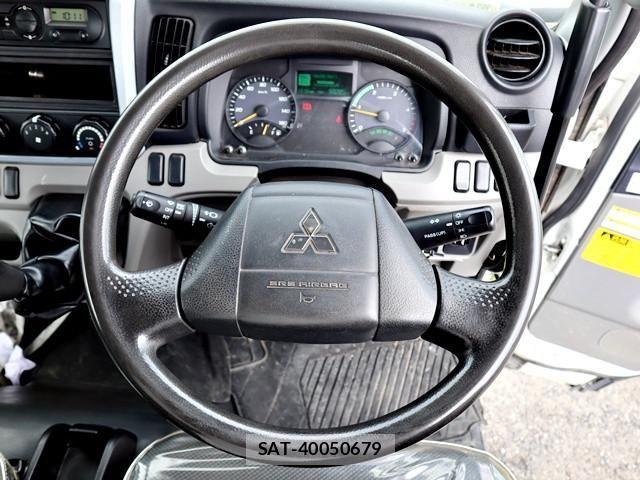 Mitsubishi CANTER 2017-04 8229159-3