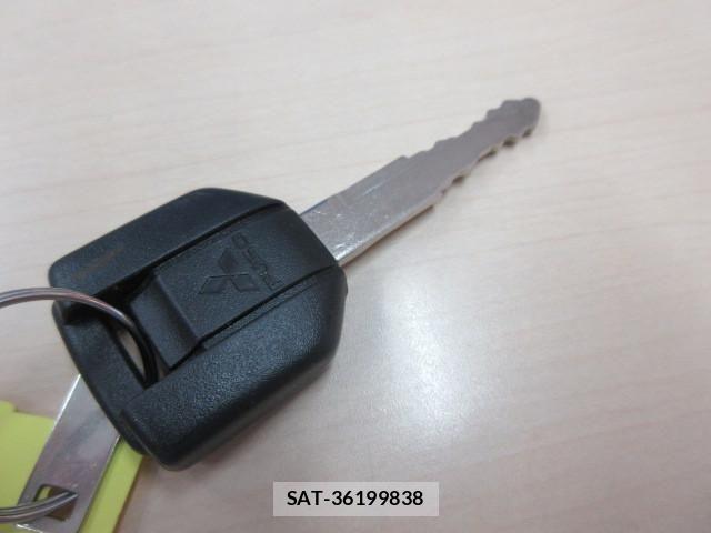 Mitsubishi CANTER 2020-01 8229190-4