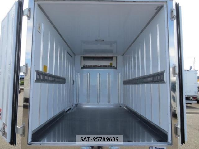 Mitsubishi CANTER 2026-04 8229127-9