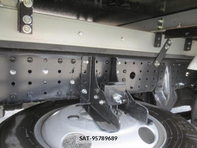 Mitsubishi CANTER 2026-04 8229127-14