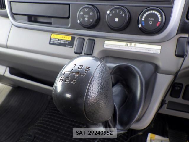 Mitsubishi CANTER 2017-02 8229130-18