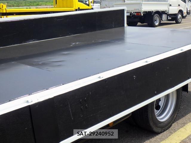 Mitsubishi CANTER 2017-02 8229130-7