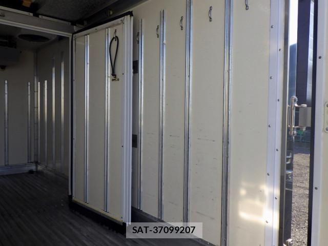 Mitsubishi CANTER 2018-03 8229173-26
