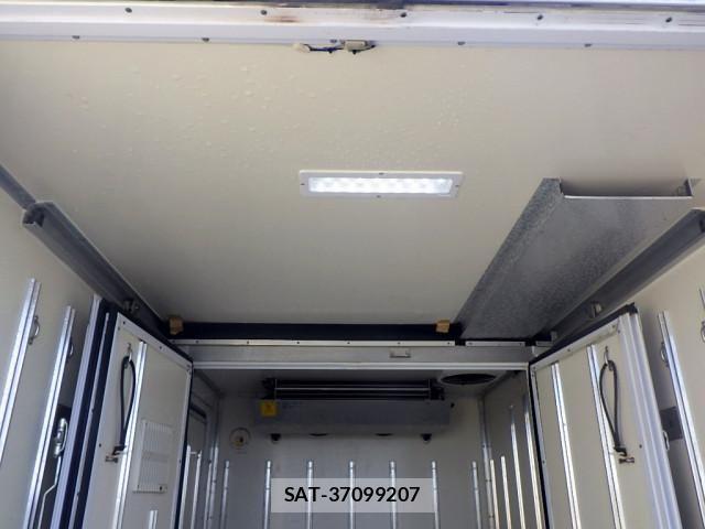 Mitsubishi CANTER 2018-03 8229173-8