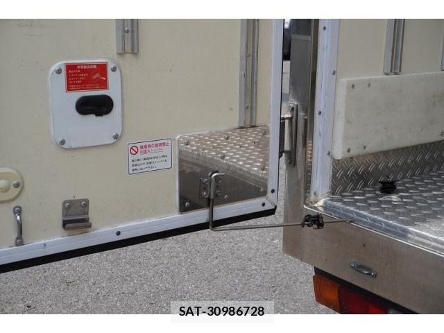 Mitsubishi CANTER 2018-07 8229174-24