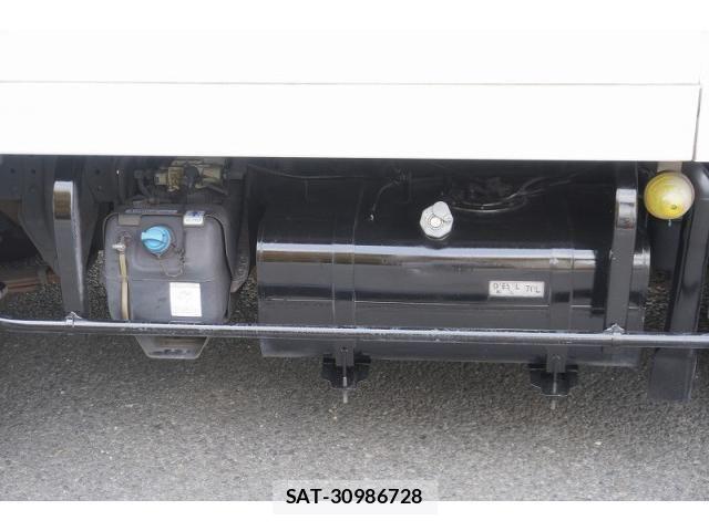 Mitsubishi CANTER 2018-07 8229174-27