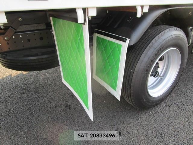 Mitsubishi CANTER 2024-10 8229133-9