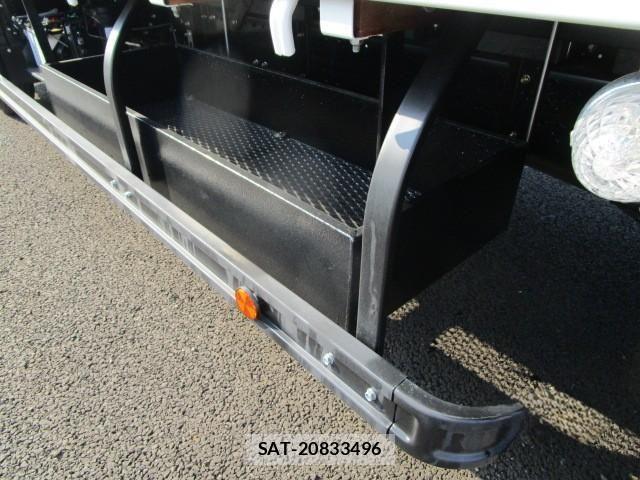 Mitsubishi CANTER 2024-10 8229133-11