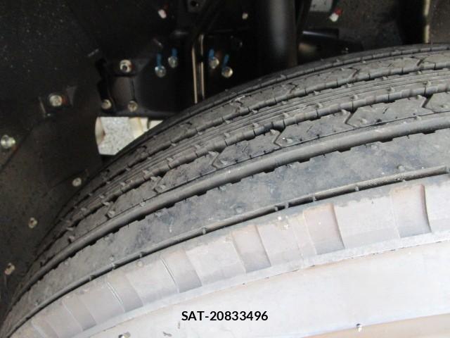 Mitsubishi CANTER 2024-10 8229133-7
