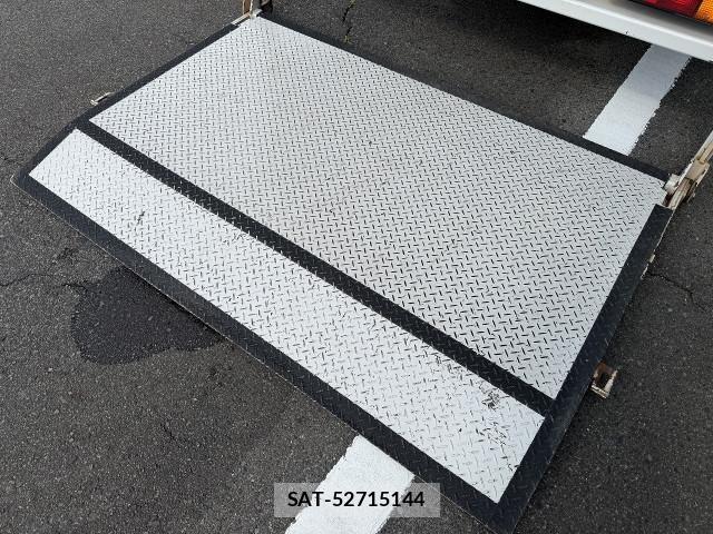 Mitsubishi CANTER 2017-08 8229167-7