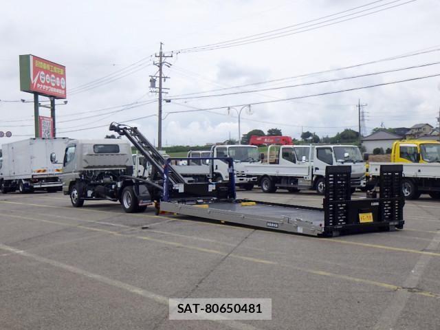 Mitsubishi CANTER 2025-05 8229123-4