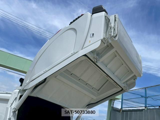 Mitsubishi CANTER 2026-03 8229122-11