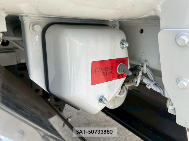 Mitsubishi CANTER 2026-03 8229122-17