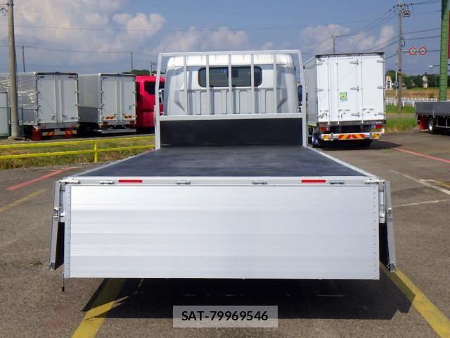 Mitsubishi CANTER 2024-09 8229132-6