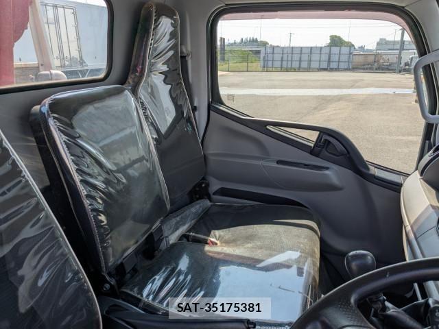 Mitsubishi CANTER 2018-10 8229151-8