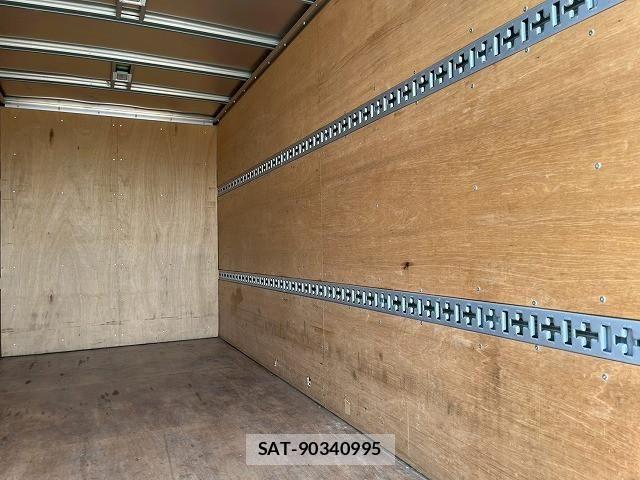 Mitsubishi CANTER 2015-07 8229188-13