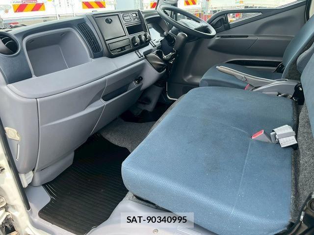 Mitsubishi CANTER 2015-07 8229188-23