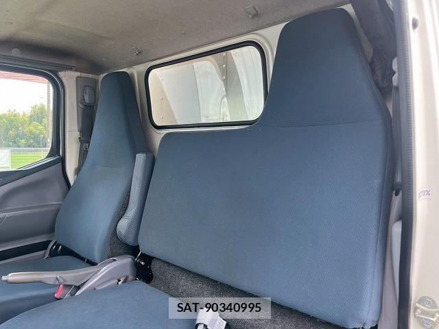 Mitsubishi CANTER 2015-07 8229188-24