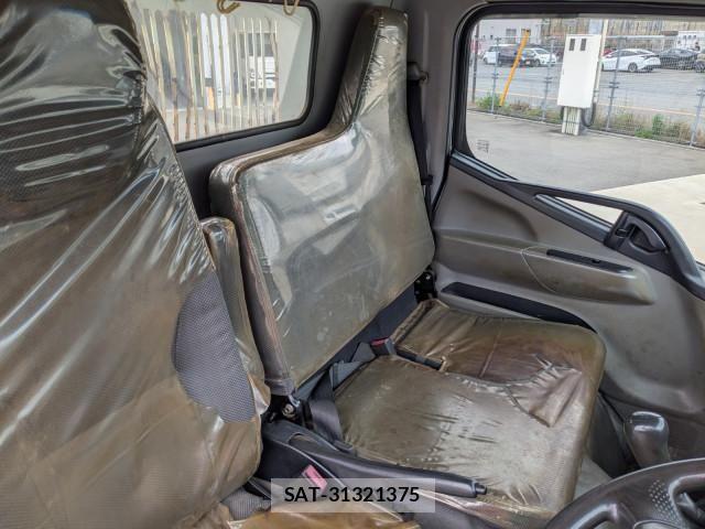 Mitsubishi CANTER 2017-05 8229194-26
