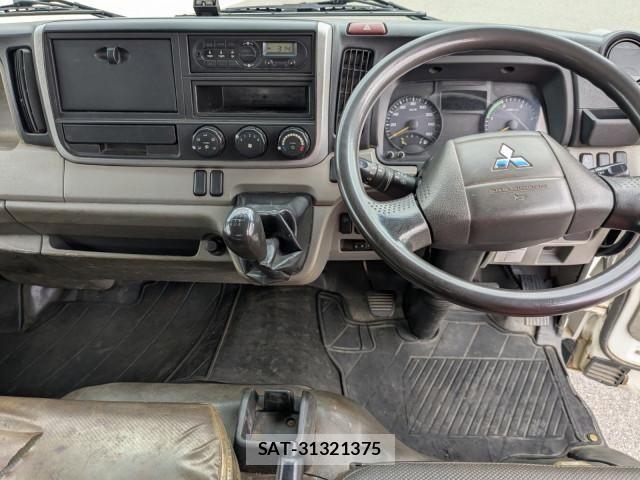 Mitsubishi CANTER 2017-05 8229194-27