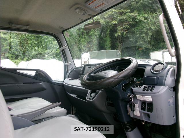 Mitsubishi CANTER 2014-03 8244782-1
