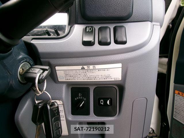 Mitsubishi CANTER 2014-03 8244782-20