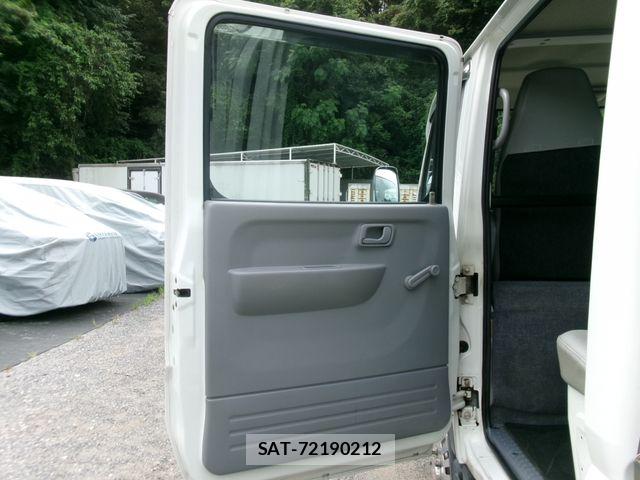 Mitsubishi CANTER 2014-03 8244782-24