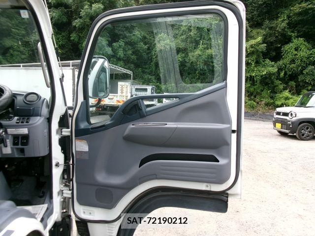 Mitsubishi CANTER 2014-03 8244782-25