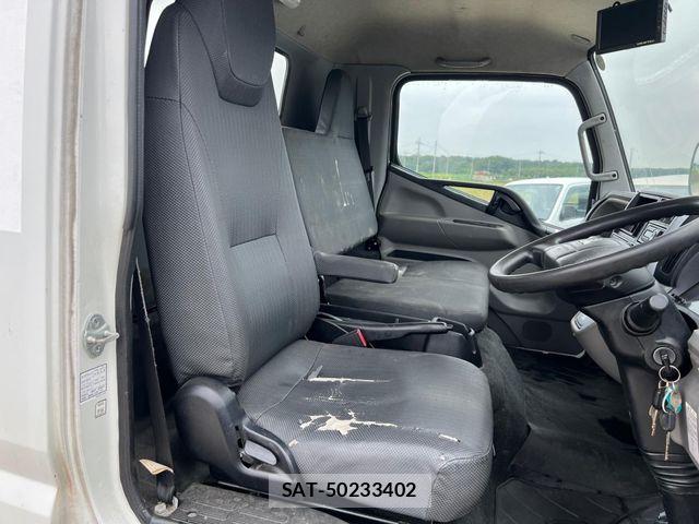 Mitsubishi CANTER 2019-03 8244789-16
