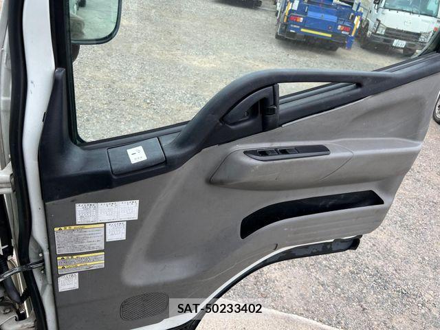 Mitsubishi CANTER 2019-03 8244789-17