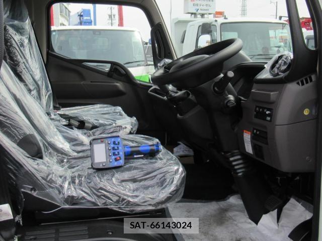 Mitsubishi CANTER 2026-04 8244770-21
