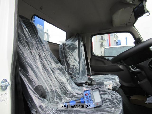 Mitsubishi CANTER 2026-04 8244770-25