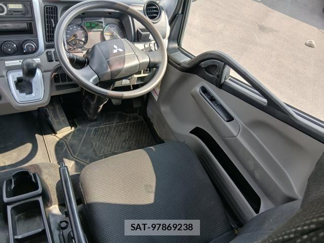 Mitsubishi CANTER 2018-07 8244773-24