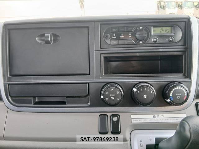 Mitsubishi CANTER 2018-07 8244773-25