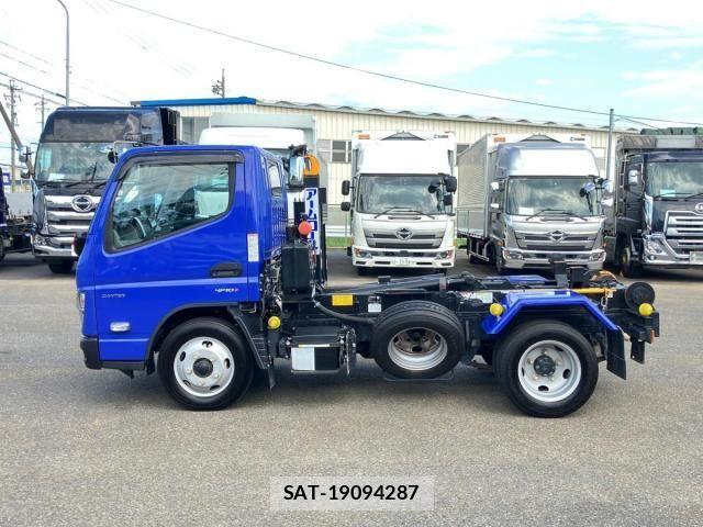Mitsubishi CANTER 2023-12 8244769-4