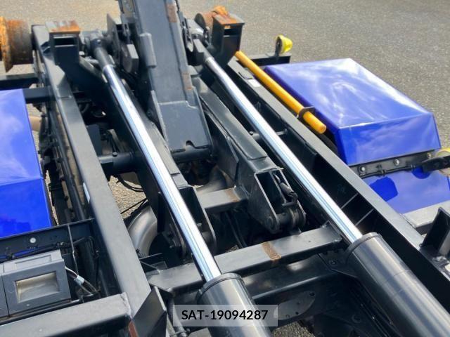 Mitsubishi CANTER 2023-12 8244769-8