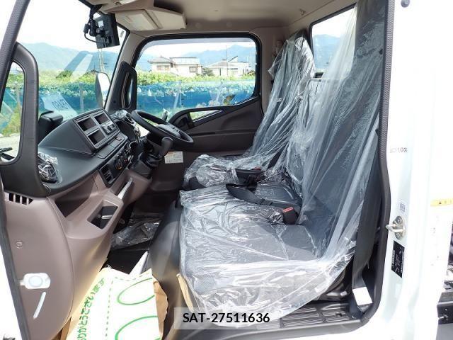 Mitsubishi CANTER 2026-04 8244774-11