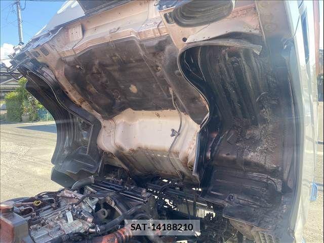 Mitsubishi CANTER 2012-09 8244779-24