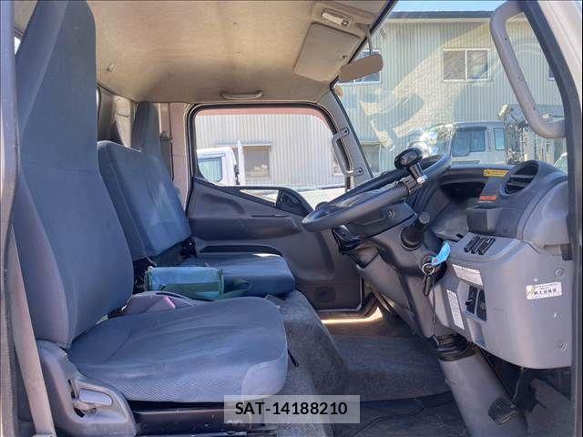 Mitsubishi CANTER 2012-09 8244779-25