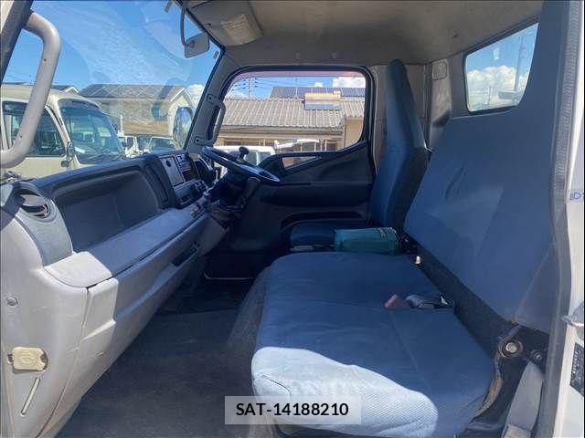Mitsubishi CANTER 2012-09 8244779-28