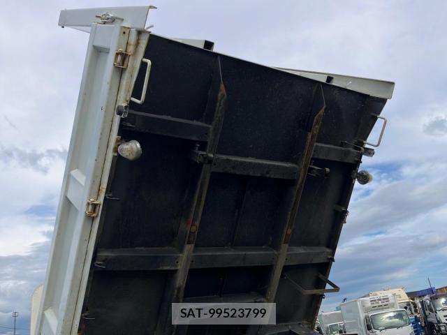 Mitsubishi CANTER 2017-05 8244776-11
